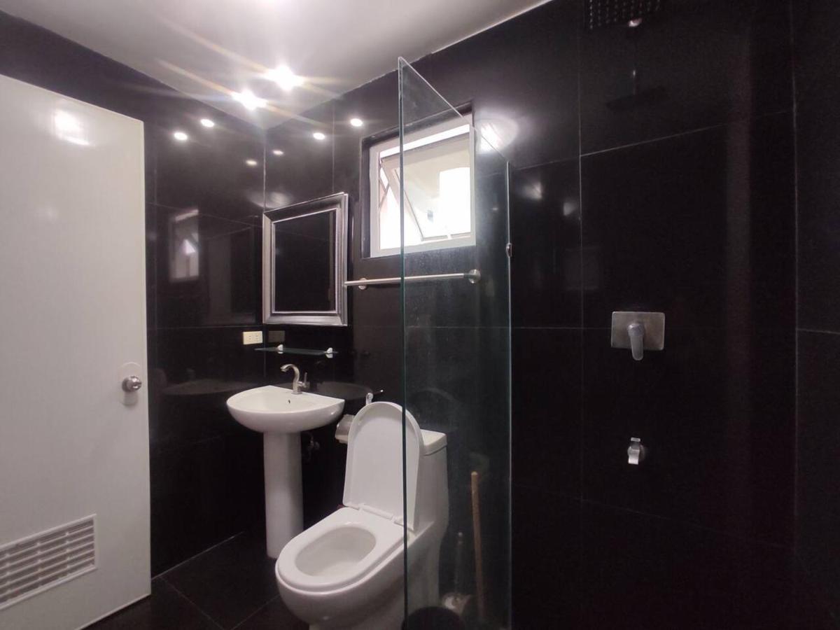 2Br Condo At Kandi Tower 2 Анхелес Экстерьер фото